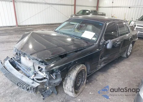 2004 Ford Crown Victoria Lx z USA, uszkodzony, nr VIN 2FAHP74WX4X157182